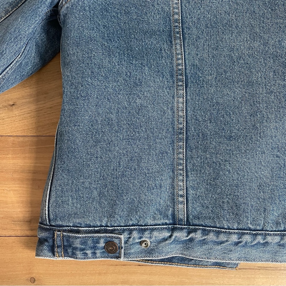 Levi's: Ex-Boyfriend Sherpa Trucker Denim Jacket - Picture 10 of 10